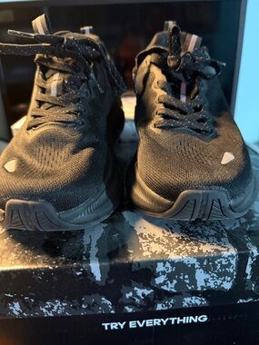 Womens Black Athletic Sneakers - Lightweight Comfort